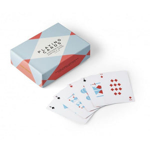 Juego de cartas ¡Redescubre el clásico mazo de 54 cartas con un nuevo diseño! Tus juegos favoritos con un nuevo toque estético. Regalo original y divertido.