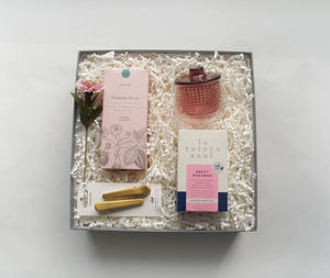 Caja con infusiones, dulces y otros detalles ideal para regalar – Caprichity